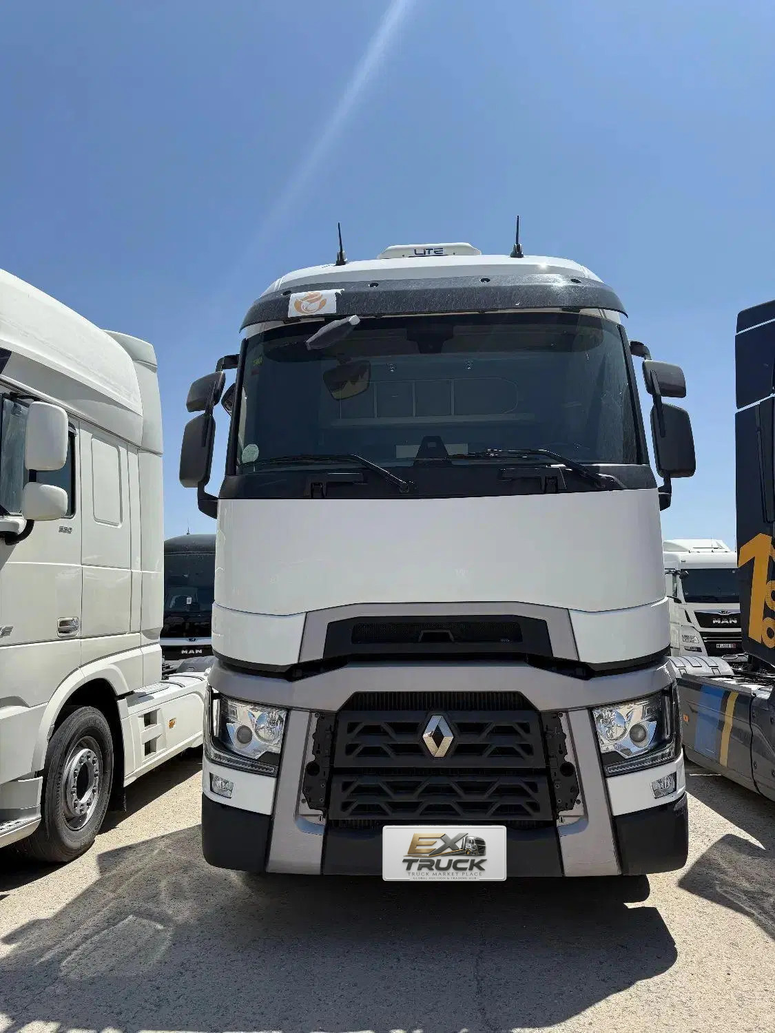 رنو 520ریتارد گیربکس سقف بلند فول | 1396 | 753,000 کارکرد | گیربکس اتوماتیک | اکس‌تراک